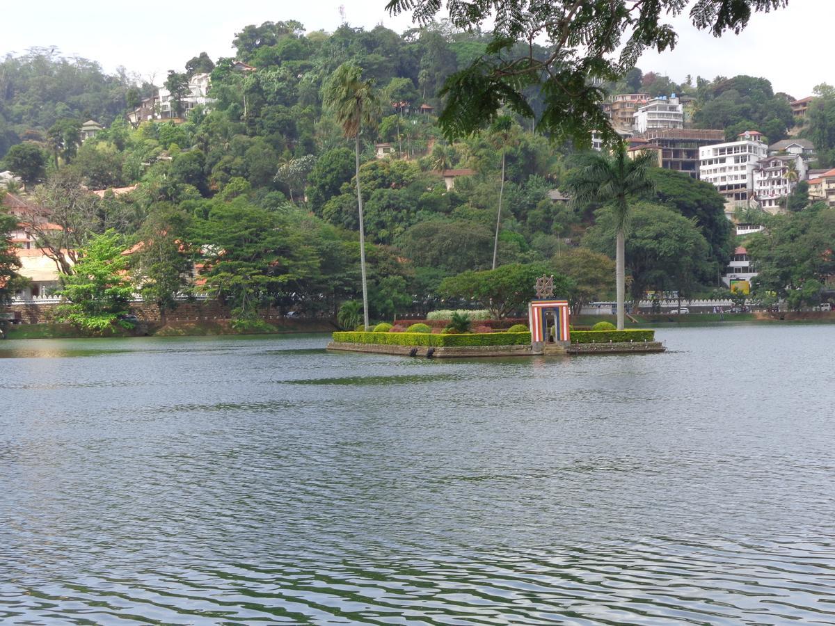 Cirute' Talwatte, Kandy Exteriér fotografie