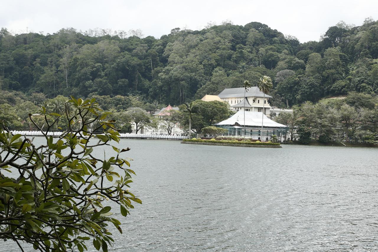 Cirute' Talwatte, Kandy Exteriér fotografie
